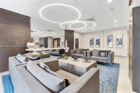 Купить кондоминиум в Корал-Гейблс, Флорида 1 спальня, 81.75м2, № 1956074 - фото 2