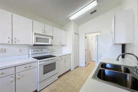Купить виллу или дом в Клермон, Флорида 7 комнат, 126.63м2, № 1755282 - фото 8
