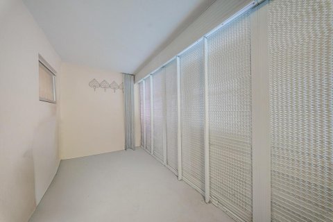 Снять в аренду кондоминиум в Ривьера-Бич, Флорида 3 комнаты, 57.6м2, № 2243819 - фото 14