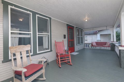 House in Tampa, Florida 3 bedrooms, 124.4 sq.m. № 2151091 - photo 5