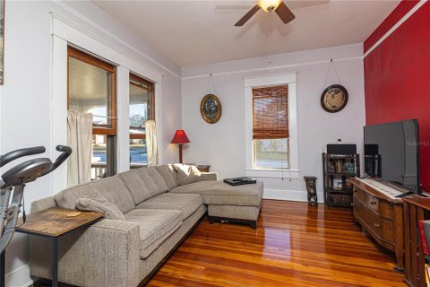 House in Tampa, Florida 3 bedrooms, 124.4 sq.m. № 2151091 - photo 23
