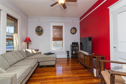 House in Tampa, Florida 3 bedrooms, 124.4 sq.m. № 2151091 - photo 24