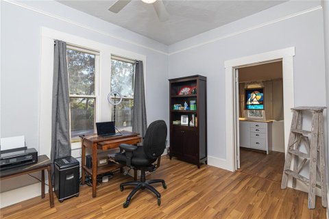 House in Tampa, Florida 3 bedrooms, 124.4 sq.m. № 2151091 - photo 25