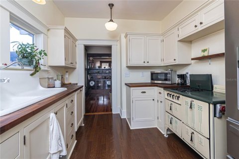 House in Tampa, Florida 3 bedrooms, 124.4 sq.m. № 2151091 - photo 14