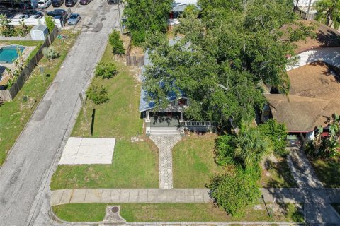 House in Tampa, Florida 3 bedrooms, 124.4 sq.m. № 2151091 - photo 3