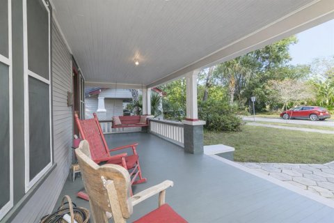 House in Tampa, Florida 3 bedrooms, 124.4 sq.m. № 2151091 - photo 4
