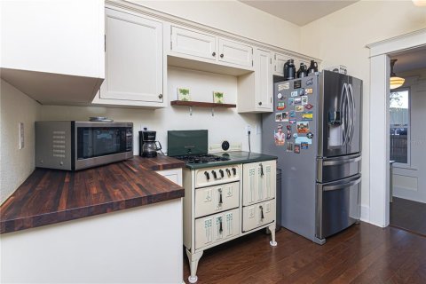 House in Tampa, Florida 3 bedrooms, 124.4 sq.m. № 2151091 - photo 17