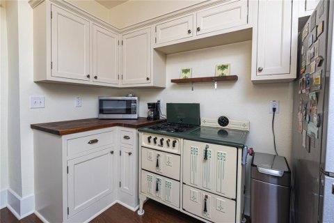 House in Tampa, Florida 3 bedrooms, 124.4 sq.m. № 2151091 - photo 16