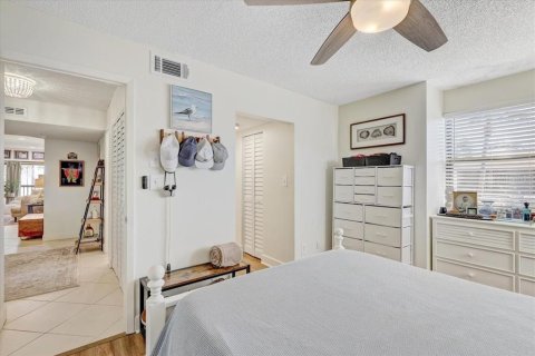 Condo in Clearwater, Florida, 2 bedrooms  № 2369366 - photo 29