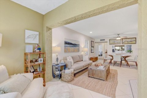 Condo in Clearwater, Florida, 2 bedrooms  № 2369366 - photo 16
