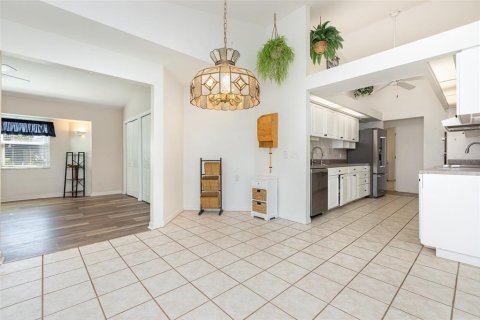 House in Englewood, Florida 4 bedrooms, 285.21 sq.m. № 1578184 - photo 9