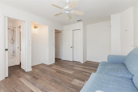 House in Englewood, Florida 4 bedrooms, 285.21 sq.m. № 1578184 - photo 18
