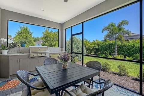 House in Sarasota, Florida 3 bedrooms, 216.83 sq.m. № 2093934 - photo 9
