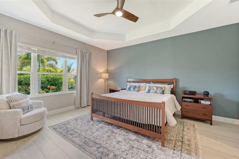 House in Sarasota, Florida 3 bedrooms, 216.83 sq.m. № 2093934 - photo 20