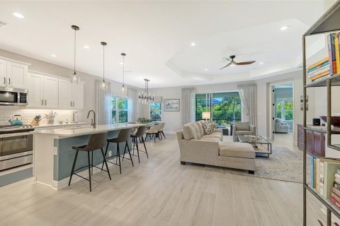 House in Sarasota, Florida 3 bedrooms, 216.83 sq.m. № 2093934 - photo 4