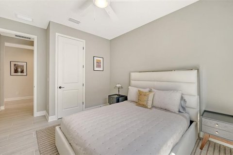 House in Sarasota, Florida 3 bedrooms, 216.83 sq.m. № 2093934 - photo 24
