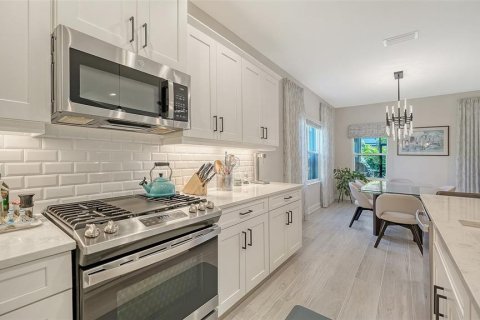 House in Sarasota, Florida 3 bedrooms, 216.83 sq.m. № 2093934 - photo 16