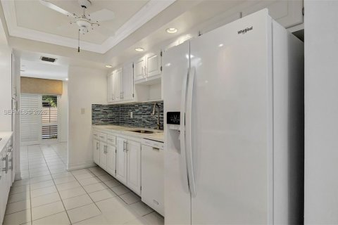 Touwnhouse à vendre à Hollywood, Floride: 3 chambres, 218.32 m2 № 1999209 - photo 18