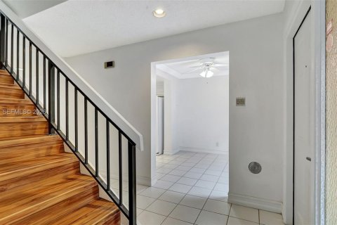 Touwnhouse à vendre à Hollywood, Floride: 3 chambres, 218.32 m2 № 1999209 - photo 11