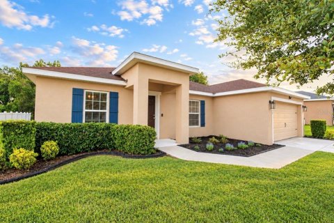 Villa ou maison à Lake Alfred, Floride 3 chambres, 146.23 m2 № 2360540