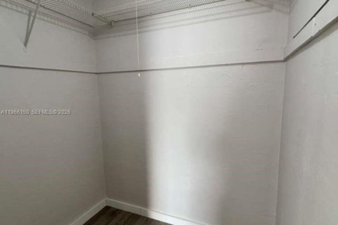 Villa ou maison à louer à Opa-locka, Floride: 1 chambre, 46.45 m2 № 2027784 - photo 9