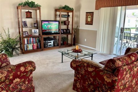 House in Summerfield, Florida 3 bedrooms, 152.08 sq.m. № 2421634 - photo 8