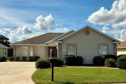 Villa ou maison à Summerfield, Floride 3 chambres, 152.08 m2 № 2421634