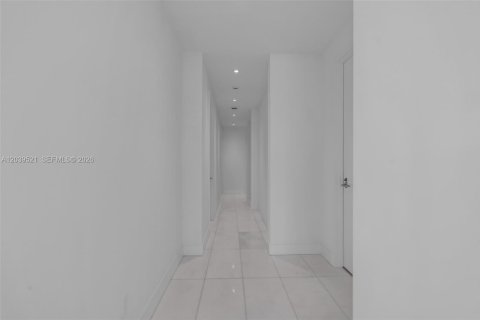 Copropriété à louer à Miami, Floride: 3 chambres, 196.49 m2 № 2188716 - photo 28