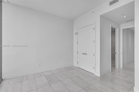 Copropriété à louer à Miami, Floride: 3 chambres, 196.49 m2 № 2188716 - photo 29