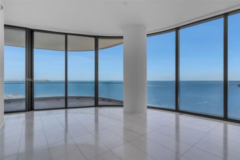 Condo à Miami, Floride, 3 chambres  № 2188716