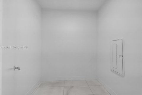 Copropriété à louer à Miami, Floride: 3 chambres, 196.49 m2 № 2188716 - photo 27