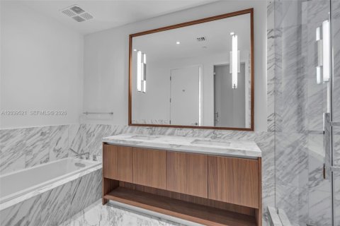 Copropriété à louer à Miami, Floride: 3 chambres, 196.49 m2 № 2188716 - photo 24