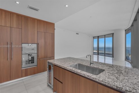Copropriété à louer à Miami, Floride: 3 chambres, 196.49 m2 № 2188716 - photo 8