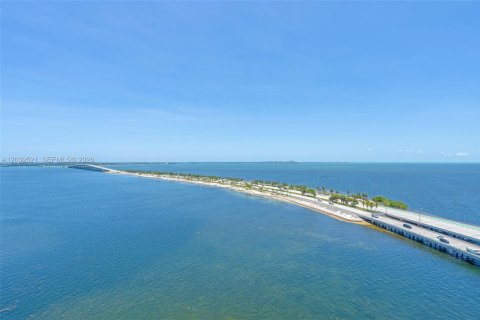 Copropriété à louer à Miami, Floride: 3 chambres, 196.49 m2 № 2188716 - photo 13