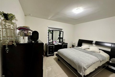 Купить виллу или дом в Хомстед, Флорида 5 спален, 198.44м2, № 2034853 - фото 15