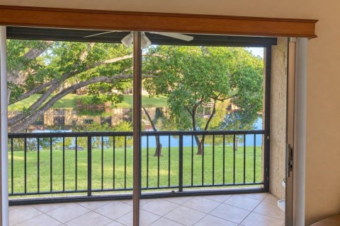 Condo in Boca Raton, Florida, 2 bedrooms № 2353603 - photo 12