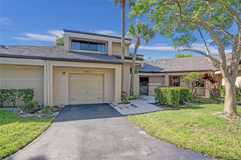 Adosado en venta en Plantation, Florida, 2 dormitorios, 129.6 m2 № 1839710 - foto 1