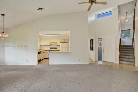 Adosado en venta en Plantation, Florida, 2 dormitorios, 129.6 m2 № 1839710 - foto 4