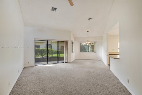 Adosado en venta en Plantation, Florida, 2 dormitorios, 129.6 m2 № 1839710 - foto 3