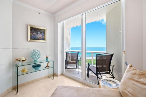 Copropriété à vendre à Surfside, Floride: 2 chambres, 161.65 m2 № 1961464 - photo 21