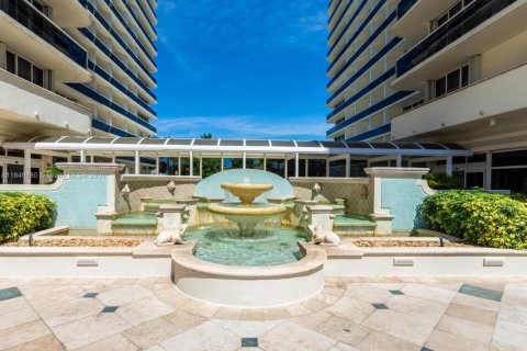 Copropriété à vendre à Surfside, Floride: 2 chambres, 161.65 m2 № 1961464 - photo 4