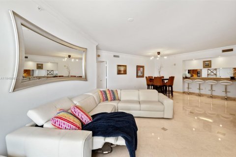 Copropriété à vendre à Surfside, Floride: 2 chambres, 161.65 m2 № 1961464 - photo 13