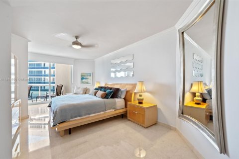 Copropriété à vendre à Surfside, Floride: 2 chambres, 161.65 m2 № 1961464 - photo 19