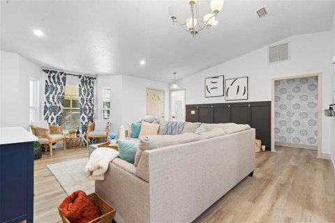 Villa ou maison à vendre à Orange City, Floride: 5 chambres, 181.16 m2 № 2202019 - photo 6
