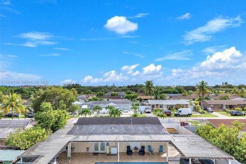 House in Homestead, Florida 4 bedrooms, 162.39 sq.m. № 2001438 - photo 4