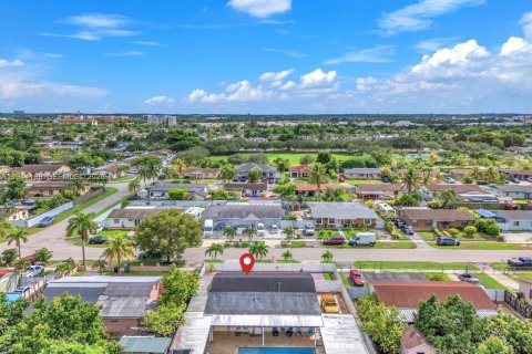 House in Homestead, Florida 4 bedrooms, 162.39 sq.m. № 2001438 - photo 7