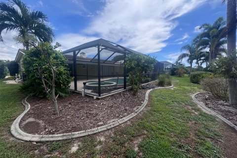 House in Punta Gorda, Florida 2 bedrooms, 119.66 sq.m. № 1900425 - photo 8