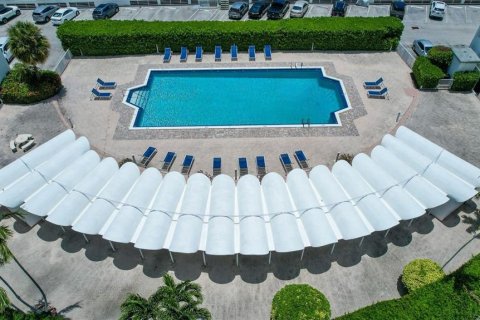 Copropriété à vendre à North Miami, Floride: 2 chambres, 121.14 m2 № 2157135 - photo 4