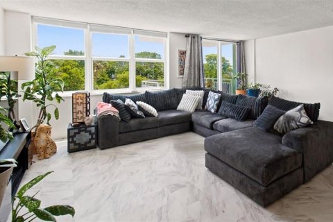 Copropriété à vendre à North Miami, Floride: 2 chambres, 121.14 m2 № 2157135 - photo 12