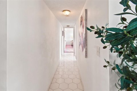Copropriété à vendre à North Miami, Floride: 2 chambres, 121.14 m2 № 2157135 - photo 17